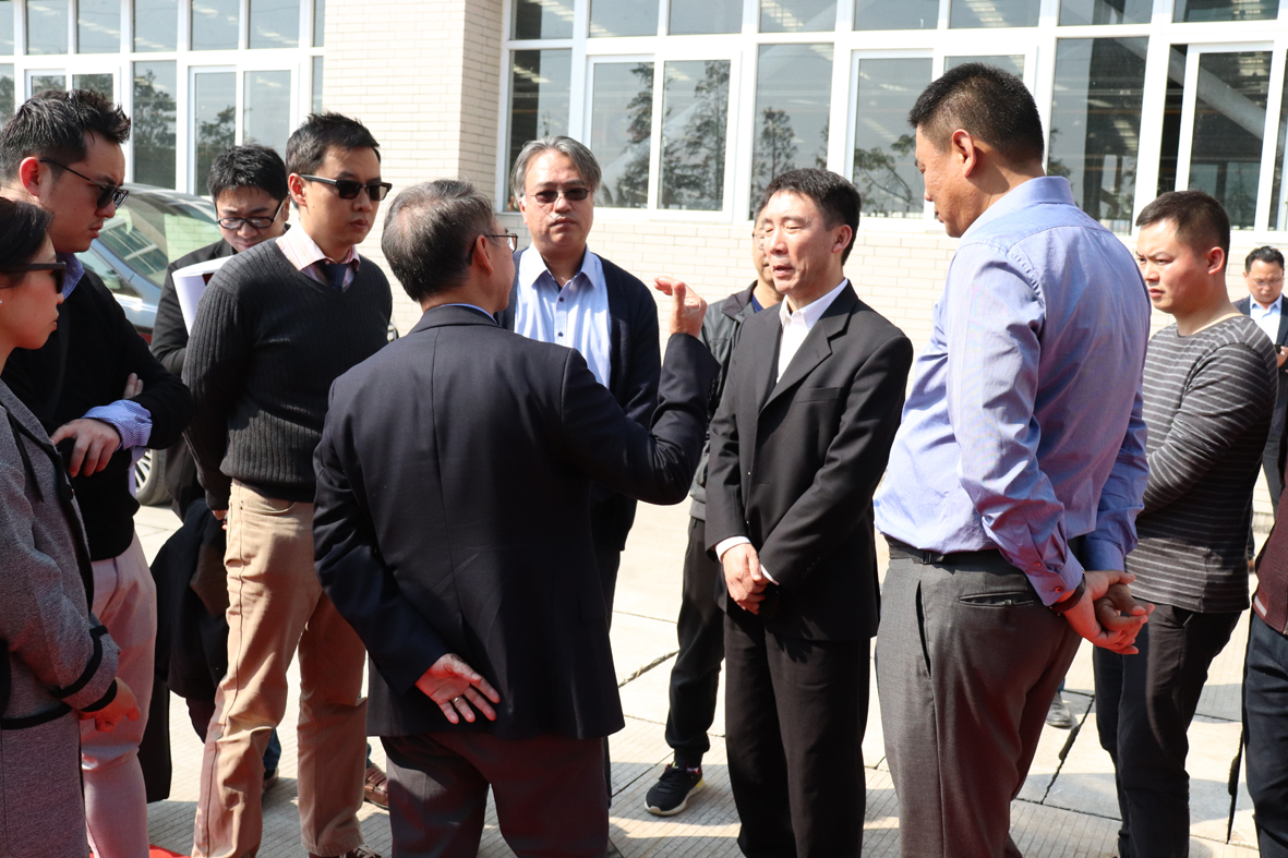 The leaders of Shun Tak Group accompanied with our Chairman visit our windoor and curtain wall factor
